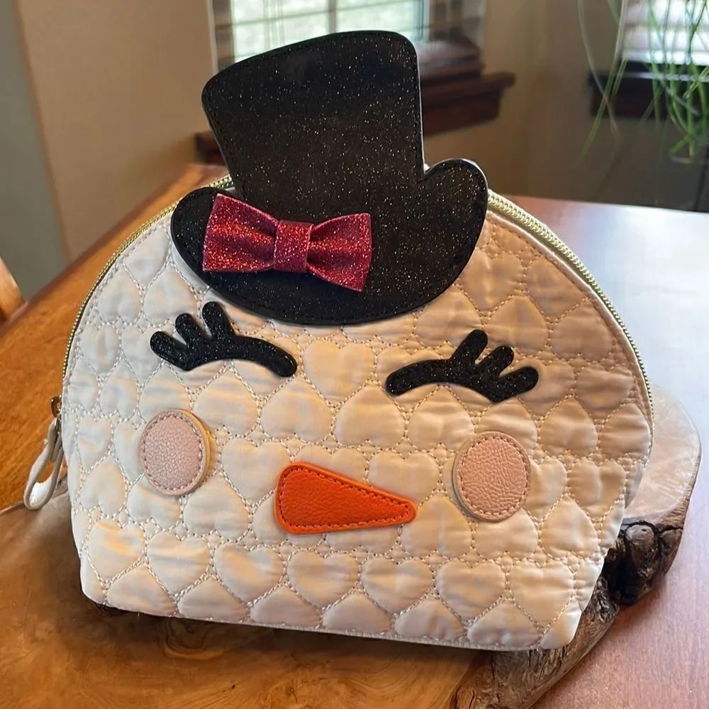 NWOT Betsey Johnson Snowman Kitsch Cosmetic Bag